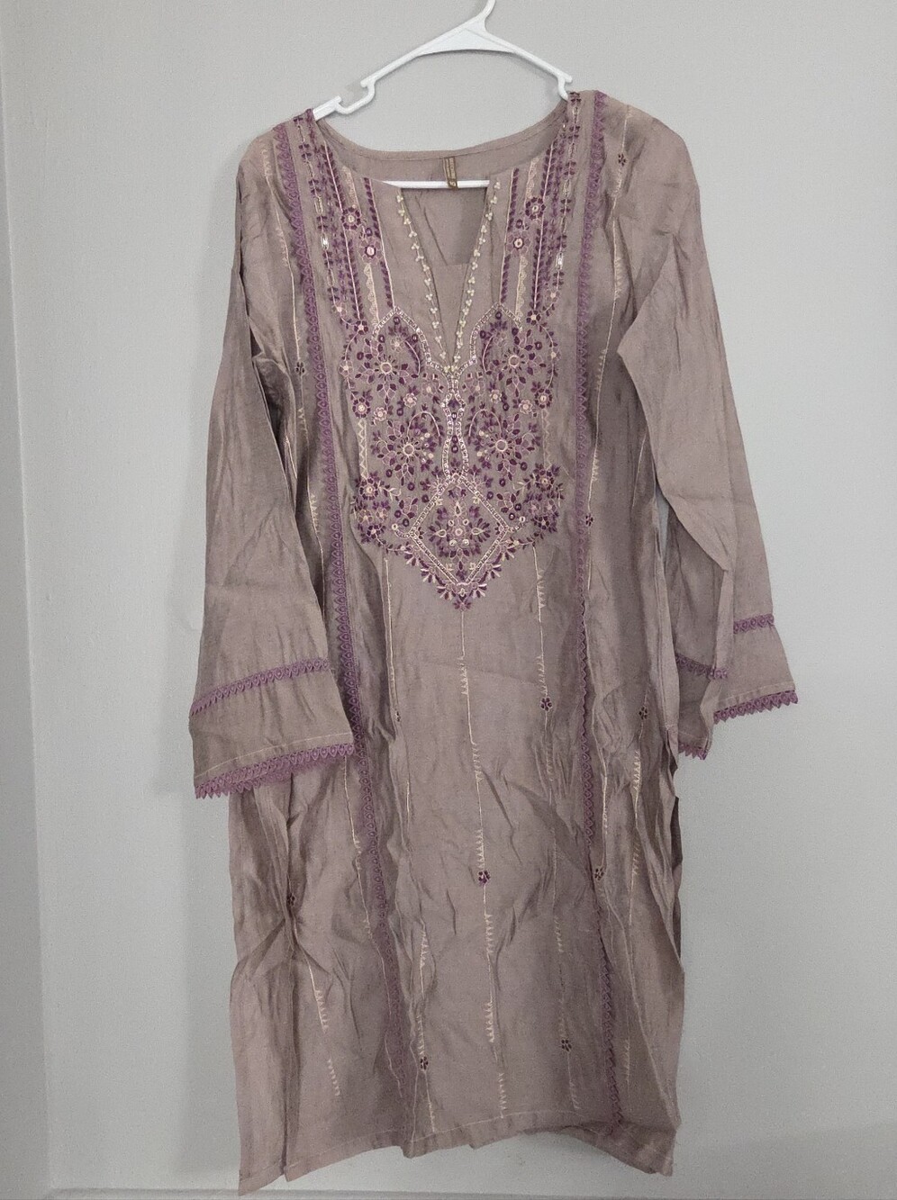 Pakistani Clothes Bundle - Picture 6 of 7